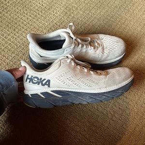 Hoka Women’s Clifton 7
